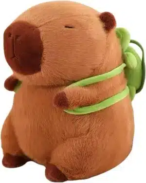 Pelúcia de capivara com mochila