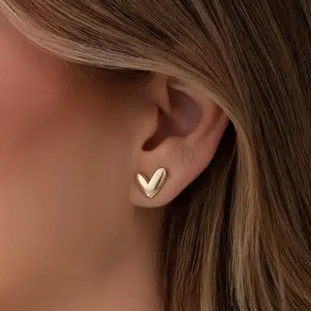 brinco feminino minimalista de coração