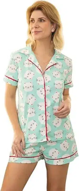 pijama estilo americano com estampa de gatinhos